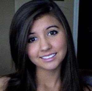 Nicole Phillips Photo 35