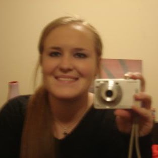 Julie Murphy Photo 28