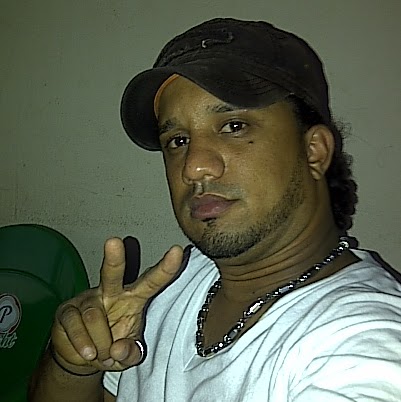 Melvin Fernandez Photo 32