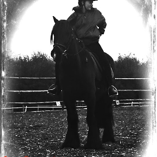Jess Cartwright Photo 9