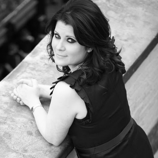 Suzanne Harvey Photo 33
