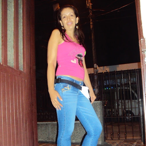 Jenny Espinosa Photo 25