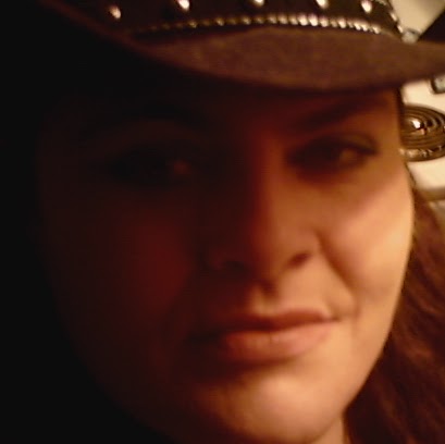 Shelley Walker Photo 35