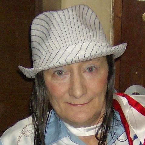 Catherine Benoit Photo 30