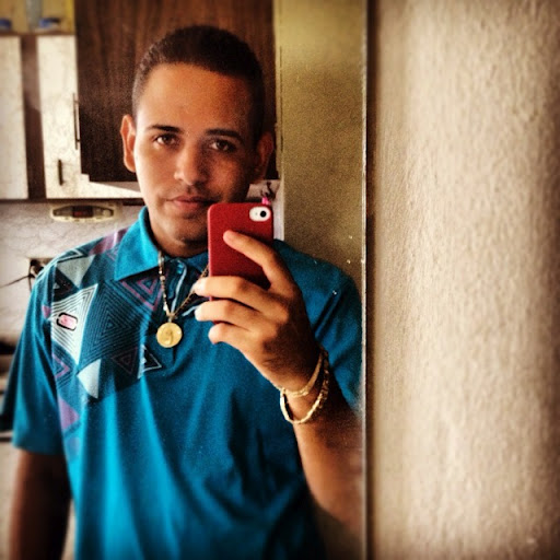 Emanuel Colon Photo 27