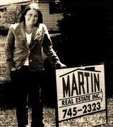Emily Martin Photo 6