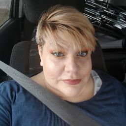 Angela Mills Photo 18