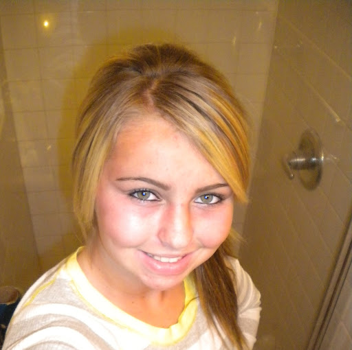 Selena Moore Photo 32