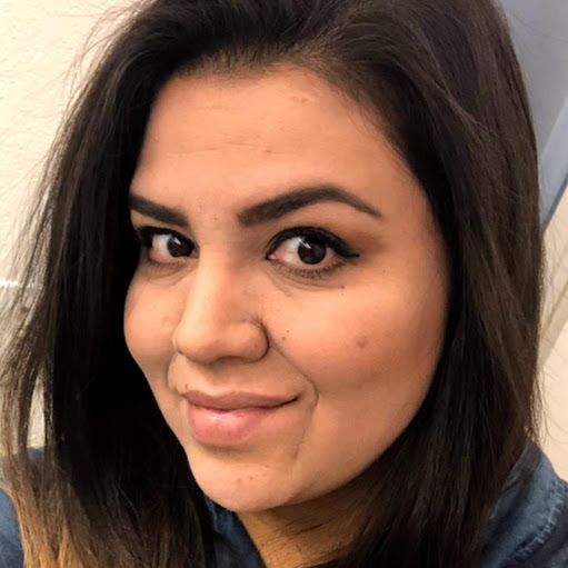 Julia Velazquez Photo 25
