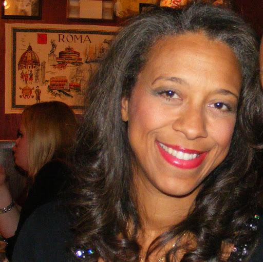 Constance Reynolds Photo 15