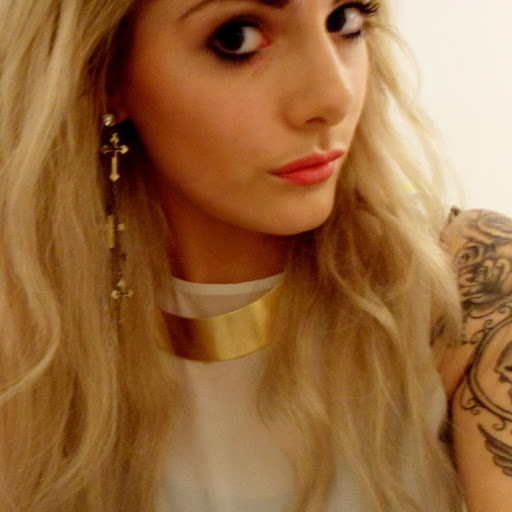 Helen Rowe Photo 16