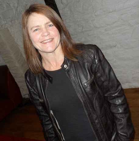 Julie Hurst Photo 19