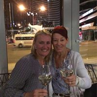 Julie Kearns Photo 31