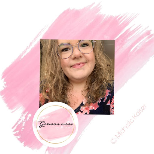 Michelle Kaiser Photo 35