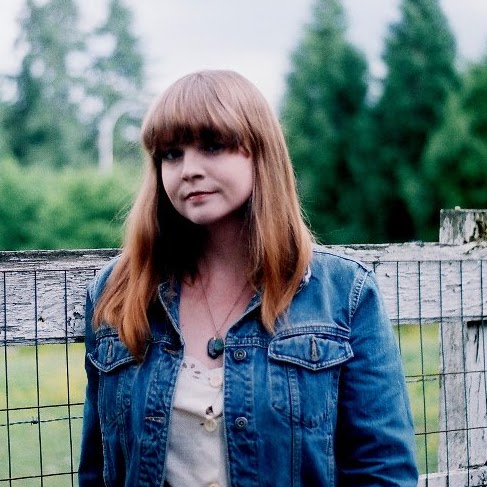Courtney Andrews Photo 17