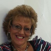 Sandi Ward Photo 8