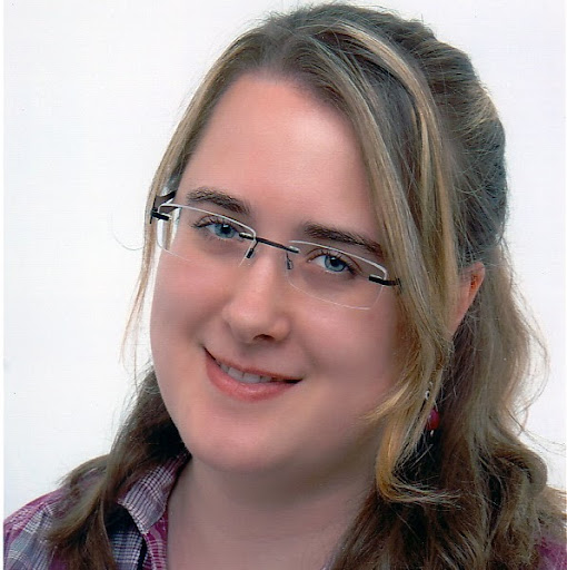 Julia Becker Photo 33