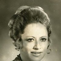 Alma Walker Photo 36