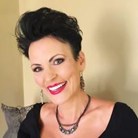 Julie Plummer Photo 12