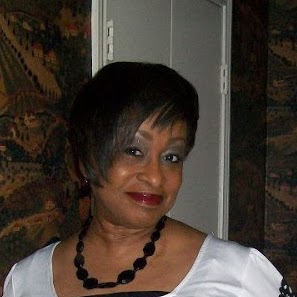 Lorraine Hutson Photo 8