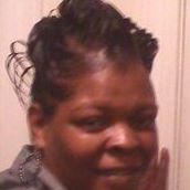 Sandra Lloyd Photo 17