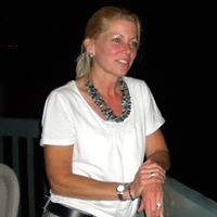 Mindy Newman Photo 22