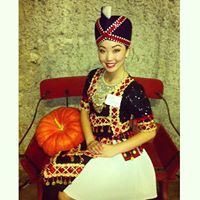 Julie Vang Photo 2