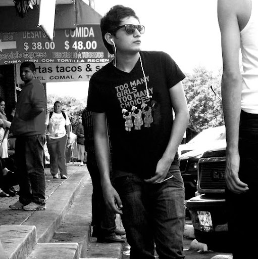 Alan Ramirez Photo 31