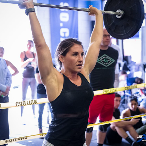 Danielle Hewitt Photo 10