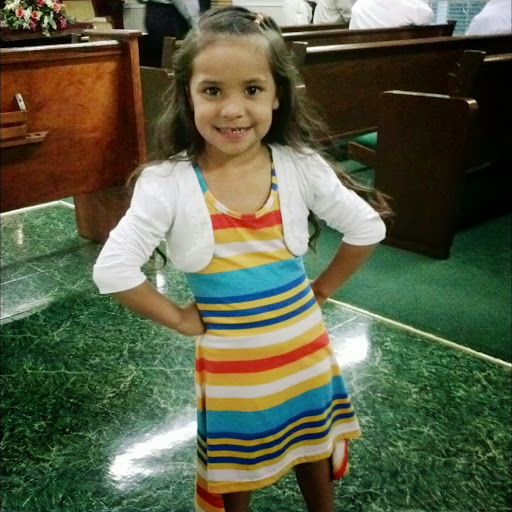 Yesenia Lopez Photo 22
