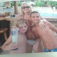Stephanie Everett Photo 29