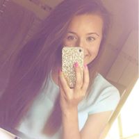 Olivia Rowe Photo 9