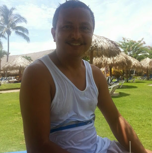 Enrique Angulo Photo 6