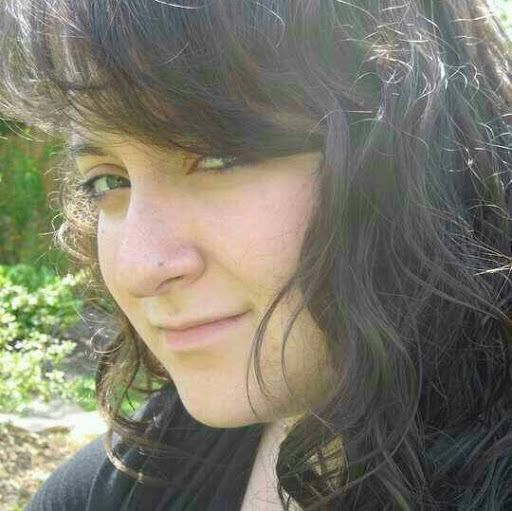 Elizabeth Woods Photo 16