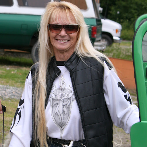 Linda Neal Photo 5