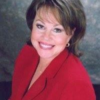 Elizabeth Bracken Photo 24