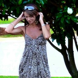 Kim Crowe Photo 13