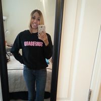 April Reynolds Photo 38