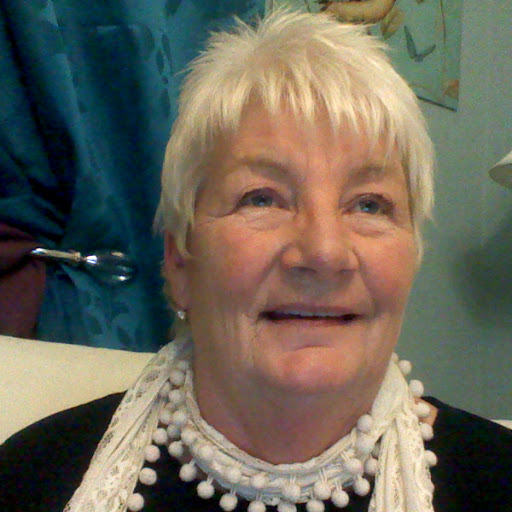 Pauline James Photo 14