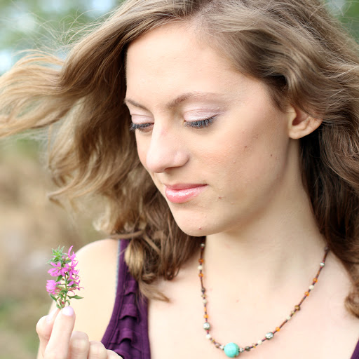 Julia Wainwright Photo 10