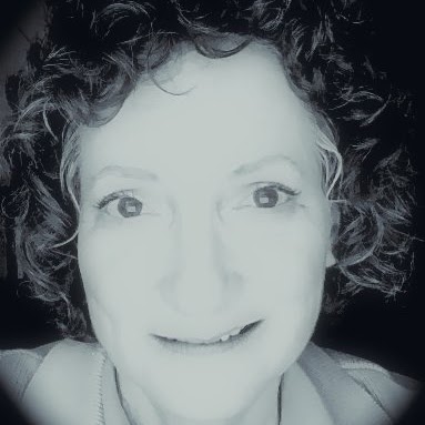 Suzanne Evans Photo 9