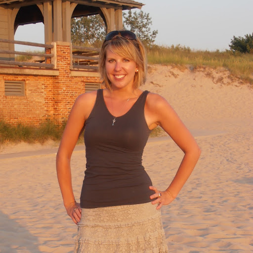 Julia Eldridge Photo 28