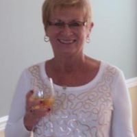 Julia Donnelly Photo 33