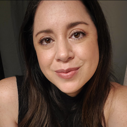 Shannon Collins Photo 27