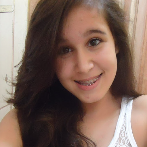 Alexia Melo Photo 4