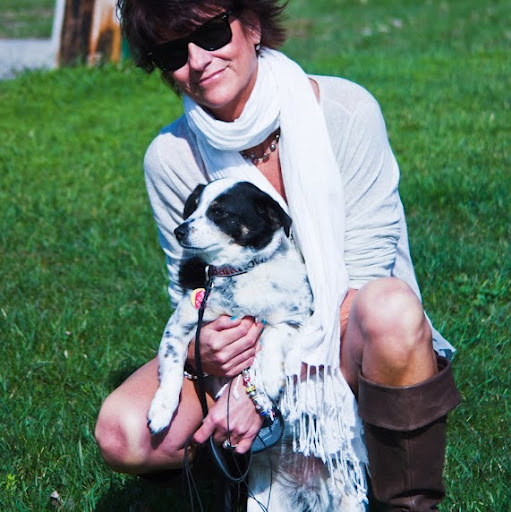 Laura Anderson Photo 42