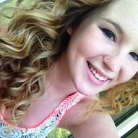 Elizabeth Demarco Photo 20