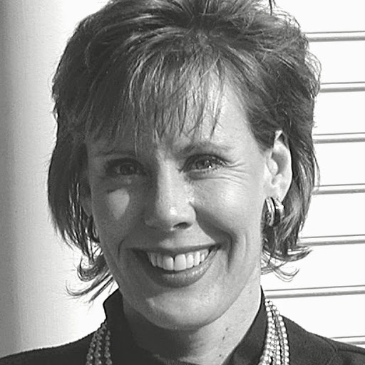 Barbara Pearson Photo 37