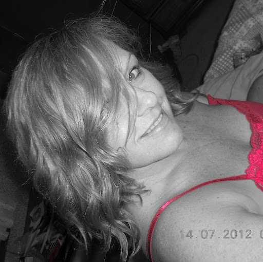 Teri Ward Photo 30