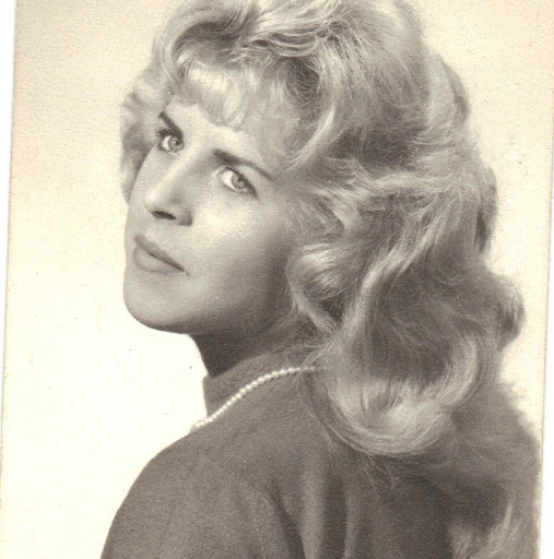 Jessie Ireland Photo 21